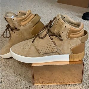 Adidas tubular shoes